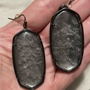 EUC Kendra Scott Danielle earrings